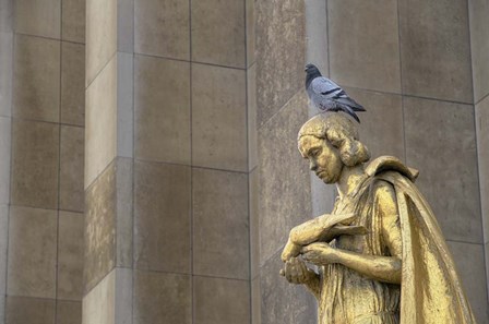 Les Oiseaux Statue by Cora Niele art print